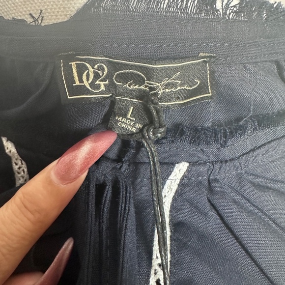 NWT DG2 Diane Gilman Navy blue Blouse Large - Picture 7 of 8